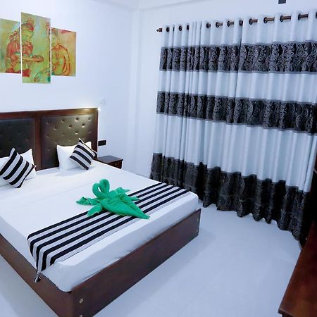 Milano Grand Hotell Dambulla Exteriör bild