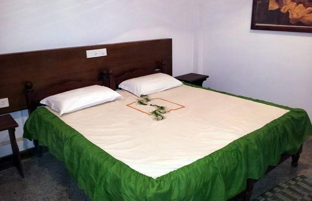 Milano Grand Hotell Dambulla Exteriör bild