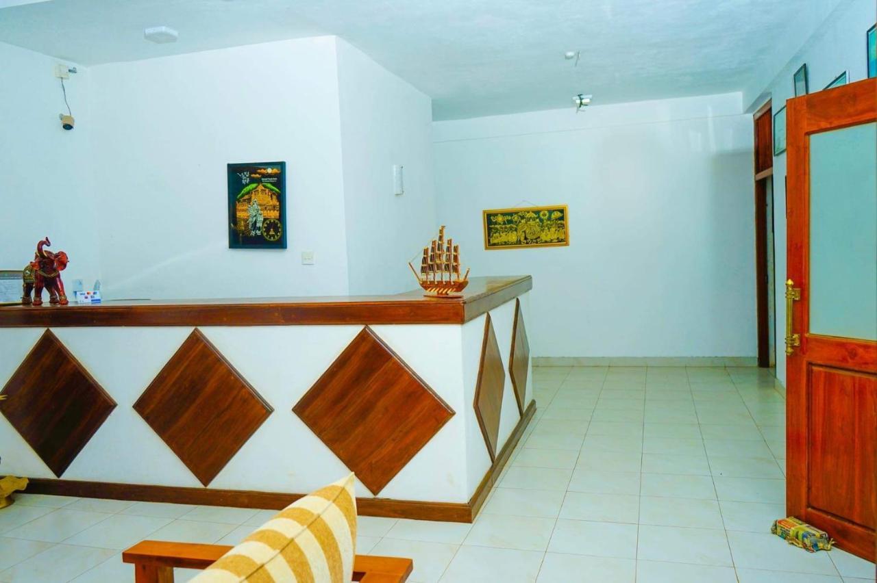 Milano Grand Hotell Dambulla Exteriör bild