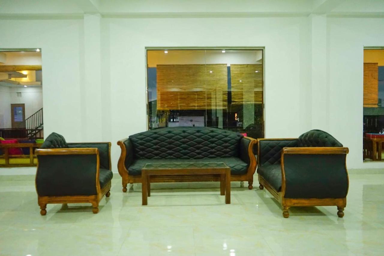Milano Grand Hotell Dambulla Exteriör bild