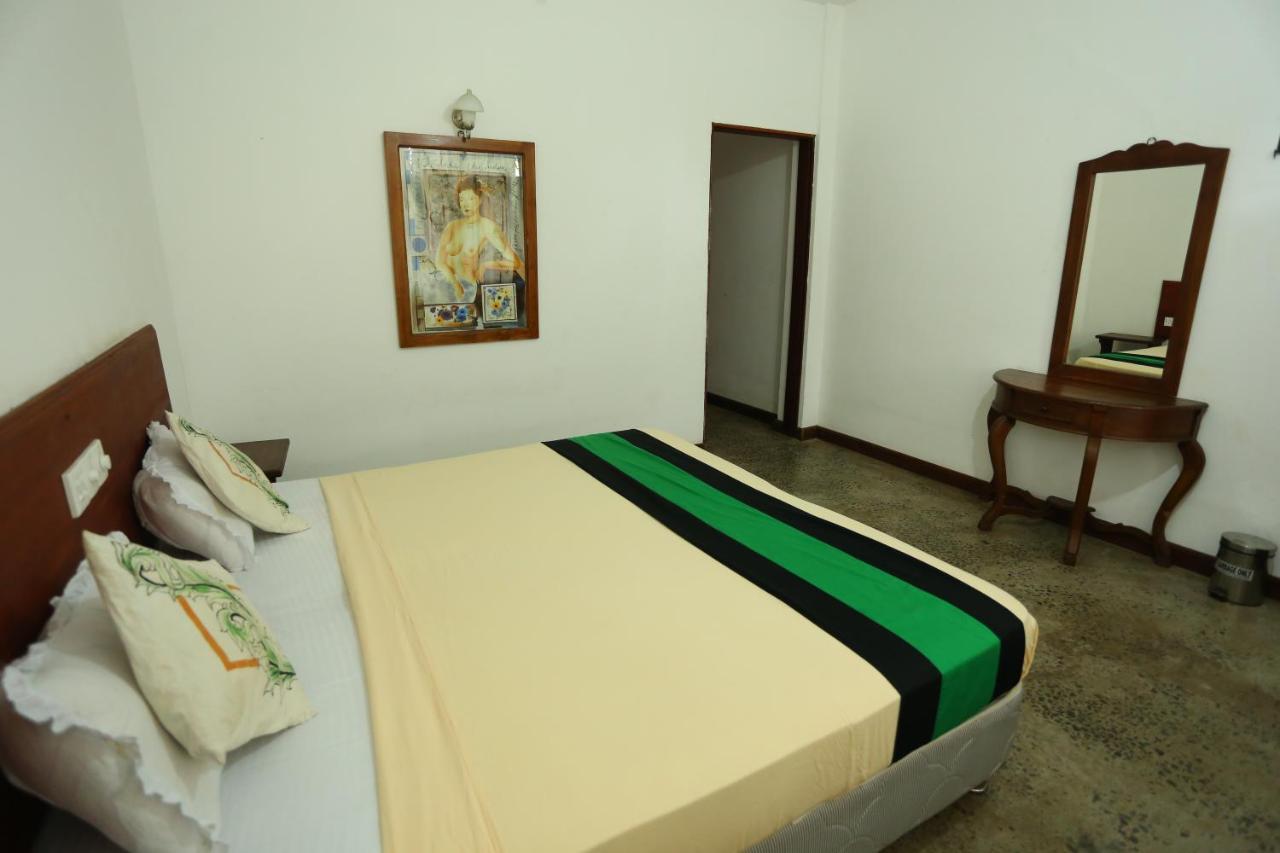Milano Grand Hotell Dambulla Exteriör bild