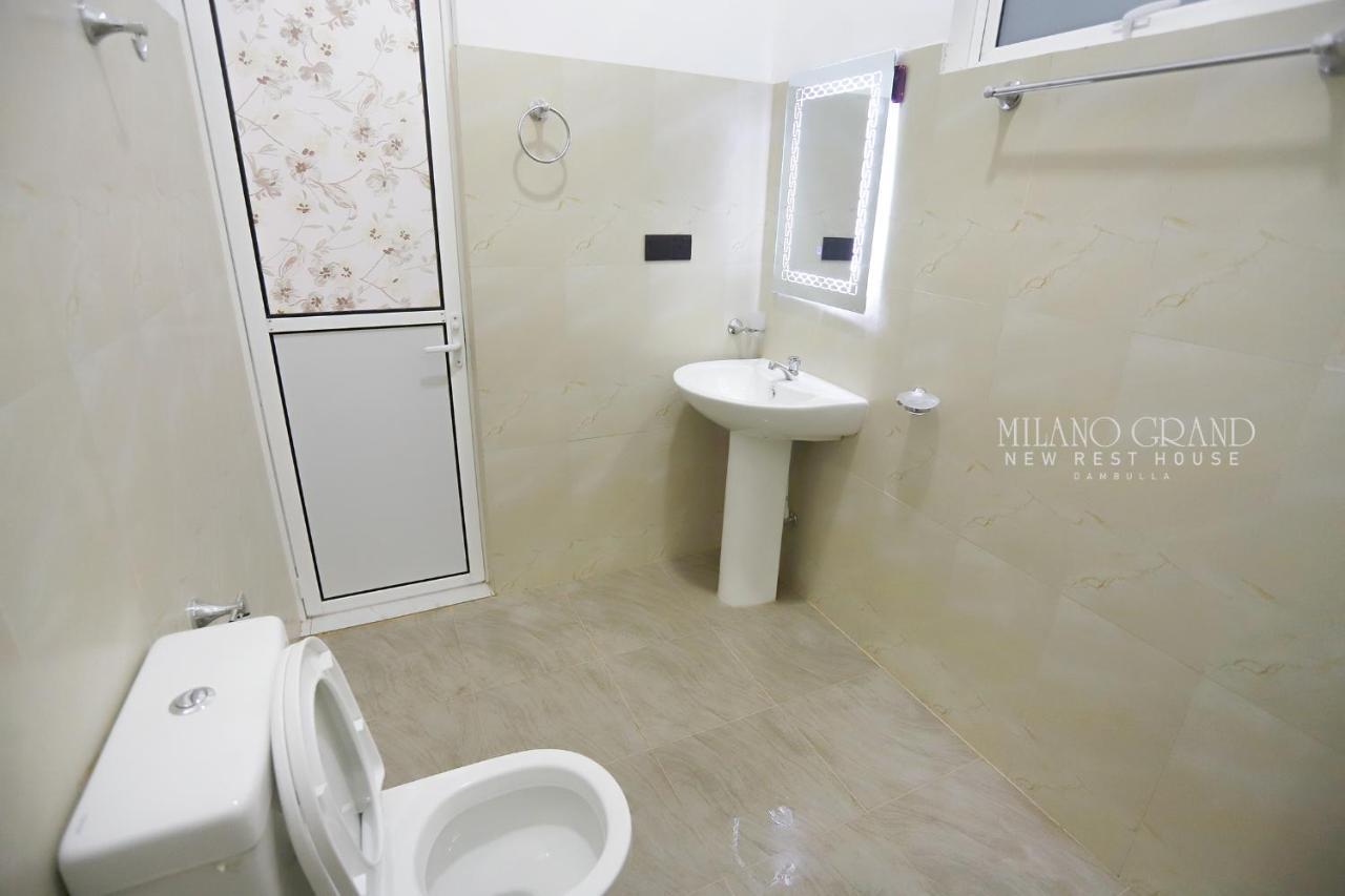 Milano Grand Hotell Dambulla Exteriör bild
