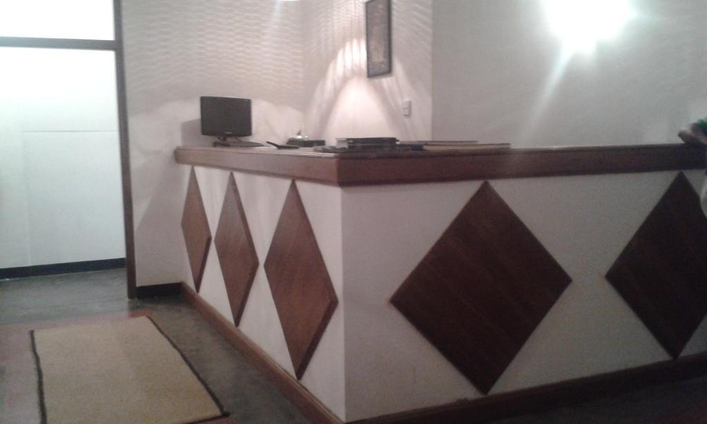 Milano Grand Hotell Dambulla Exteriör bild