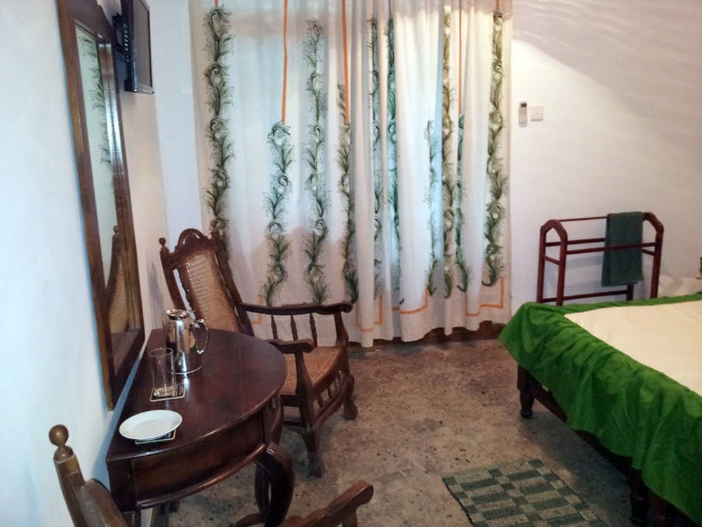 Milano Grand Hotell Dambulla Exteriör bild